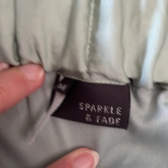 Boho silky mint green skirt - Picture 3 of 3